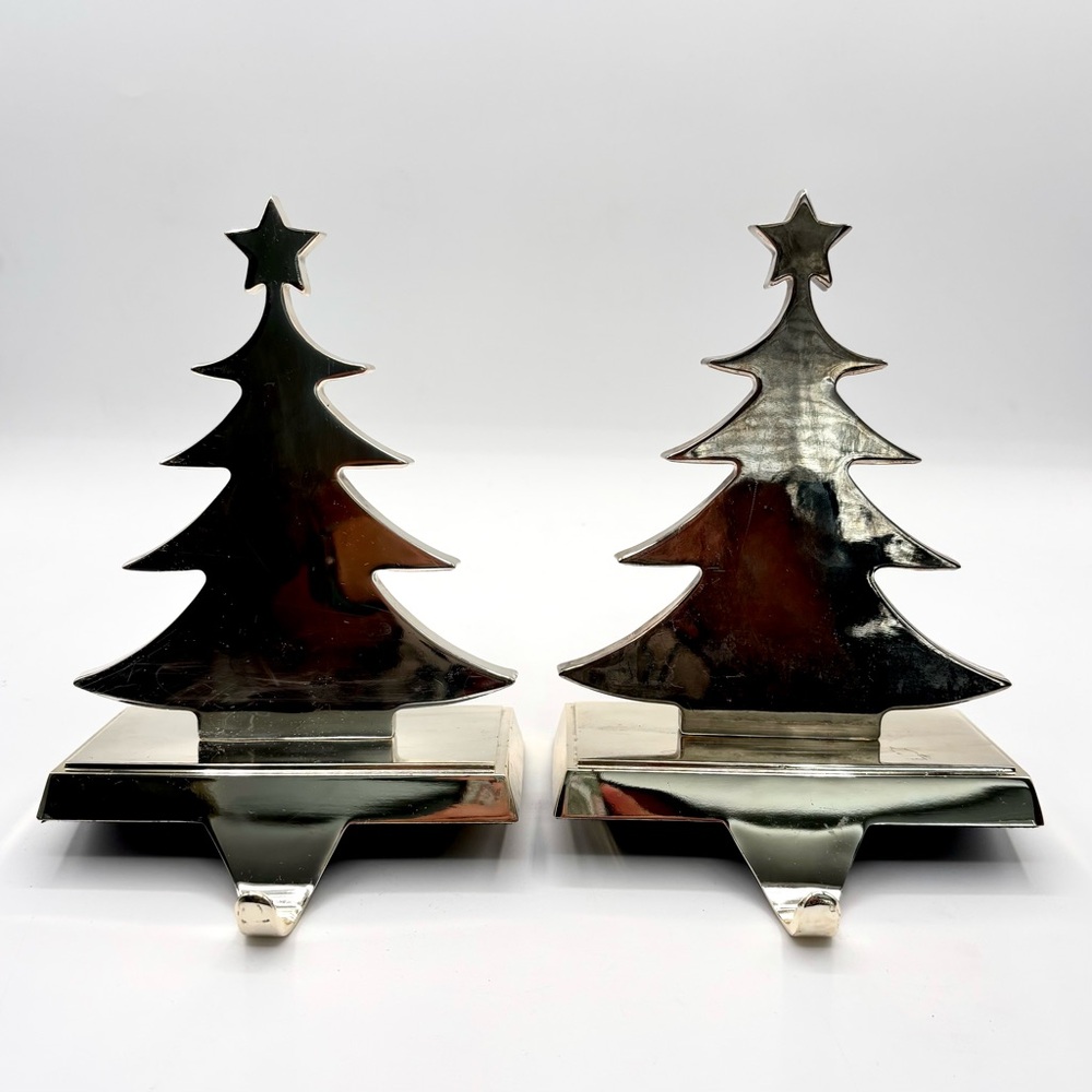 Silver Christmas Tree With Star Stocking Holders - Set of 2